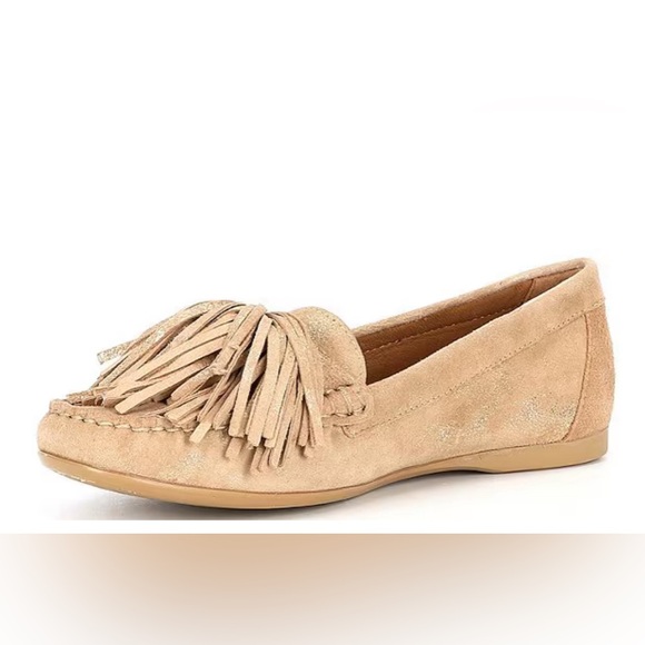 NWOB Flag Ltd. Women's Nicole Suede Fringe Loafer Beige Tan 6.5 - Picture 2 of 7